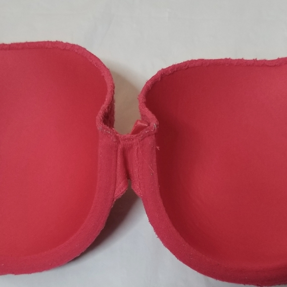 Victoria's Secret Demi Bra - Picture 11 of 11